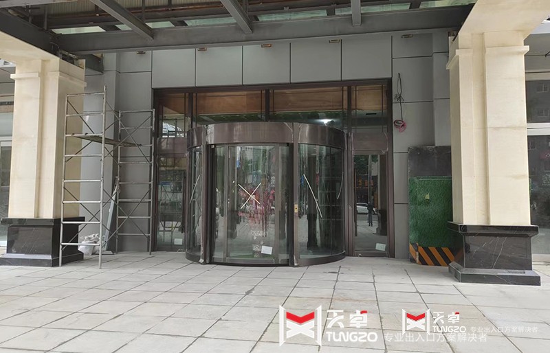 53門店旋轉門-咸陽宴長安禮宴中心 _20220506125234.jpg